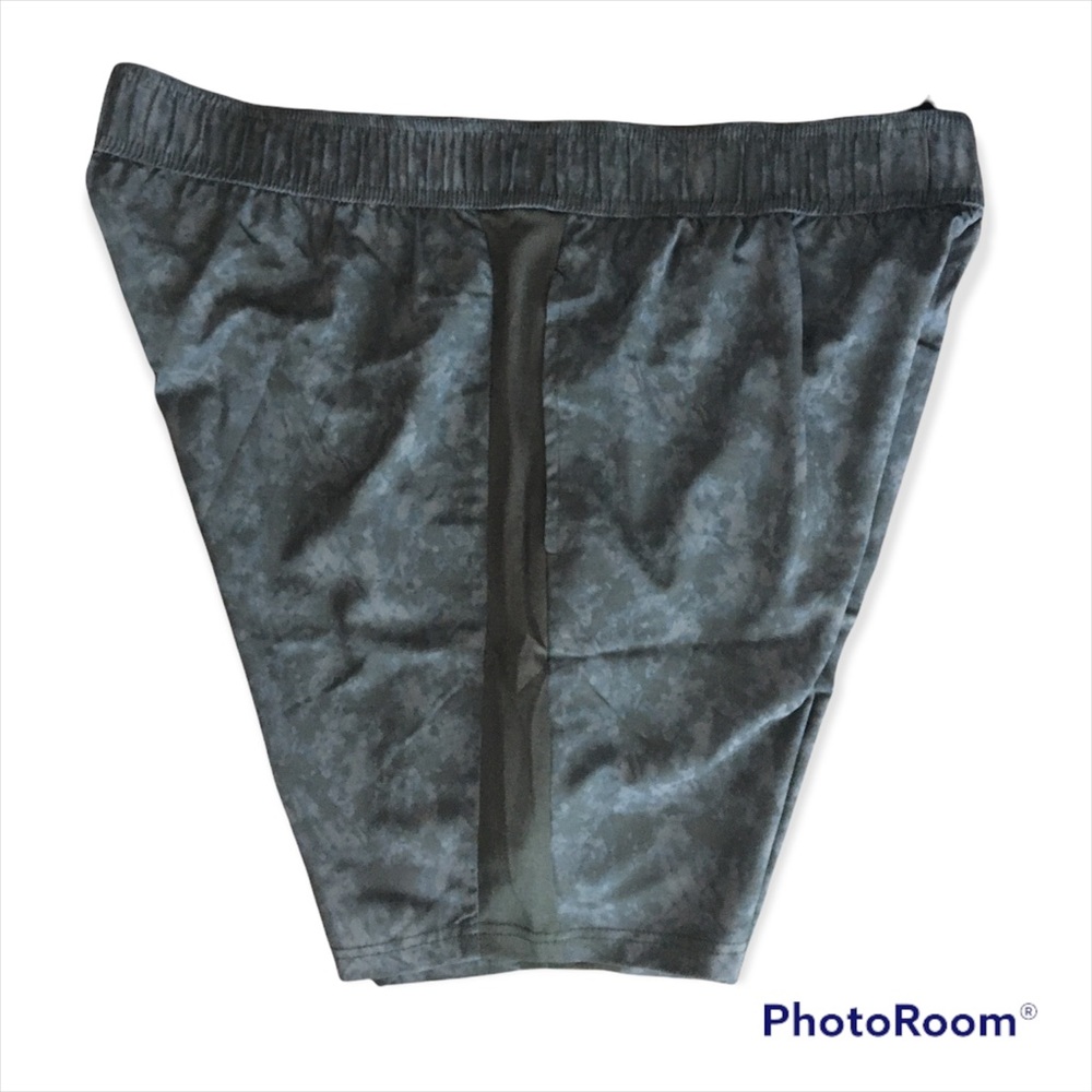 Men’s Moisture Wicking Elastic Waist Shorts 7” Inseam NWT